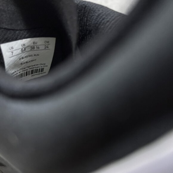 Lululemon Blissfeel Run Running Shoes - Women's Size 7 - Black - Picture 10 of 10